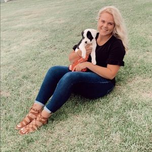 Meet your Posher, Desi